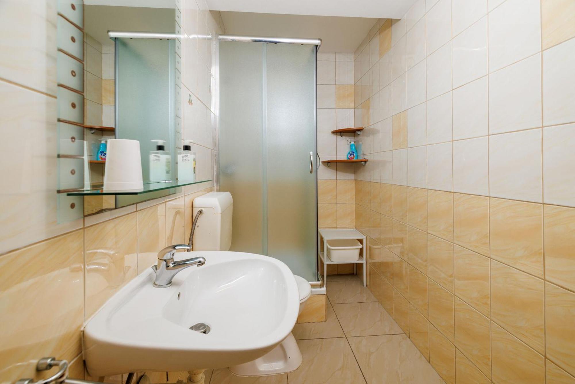 דראמליי Apartments And Room Mirjana מראה חיצוני תמונה