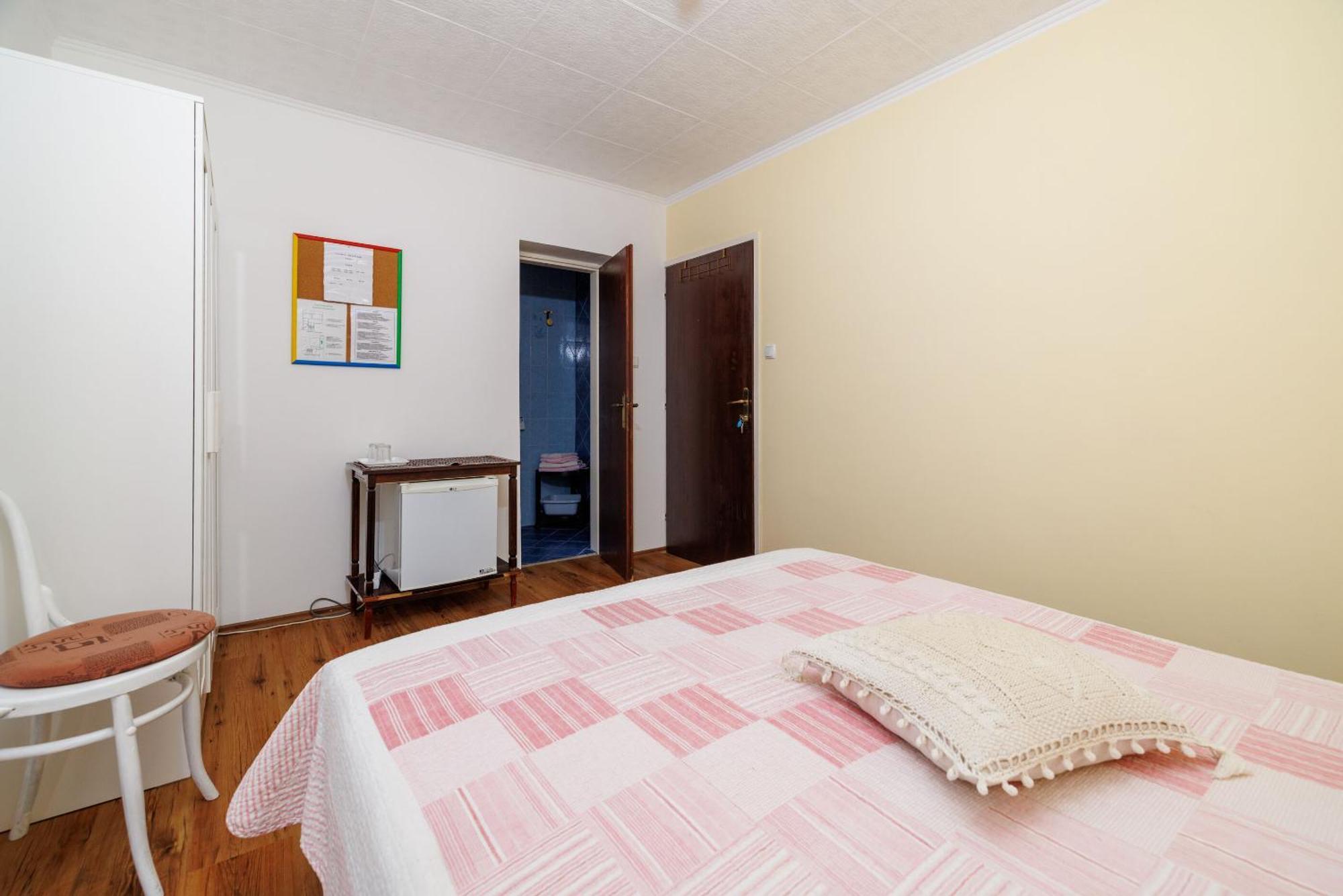 דראמליי Apartments And Room Mirjana מראה חיצוני תמונה