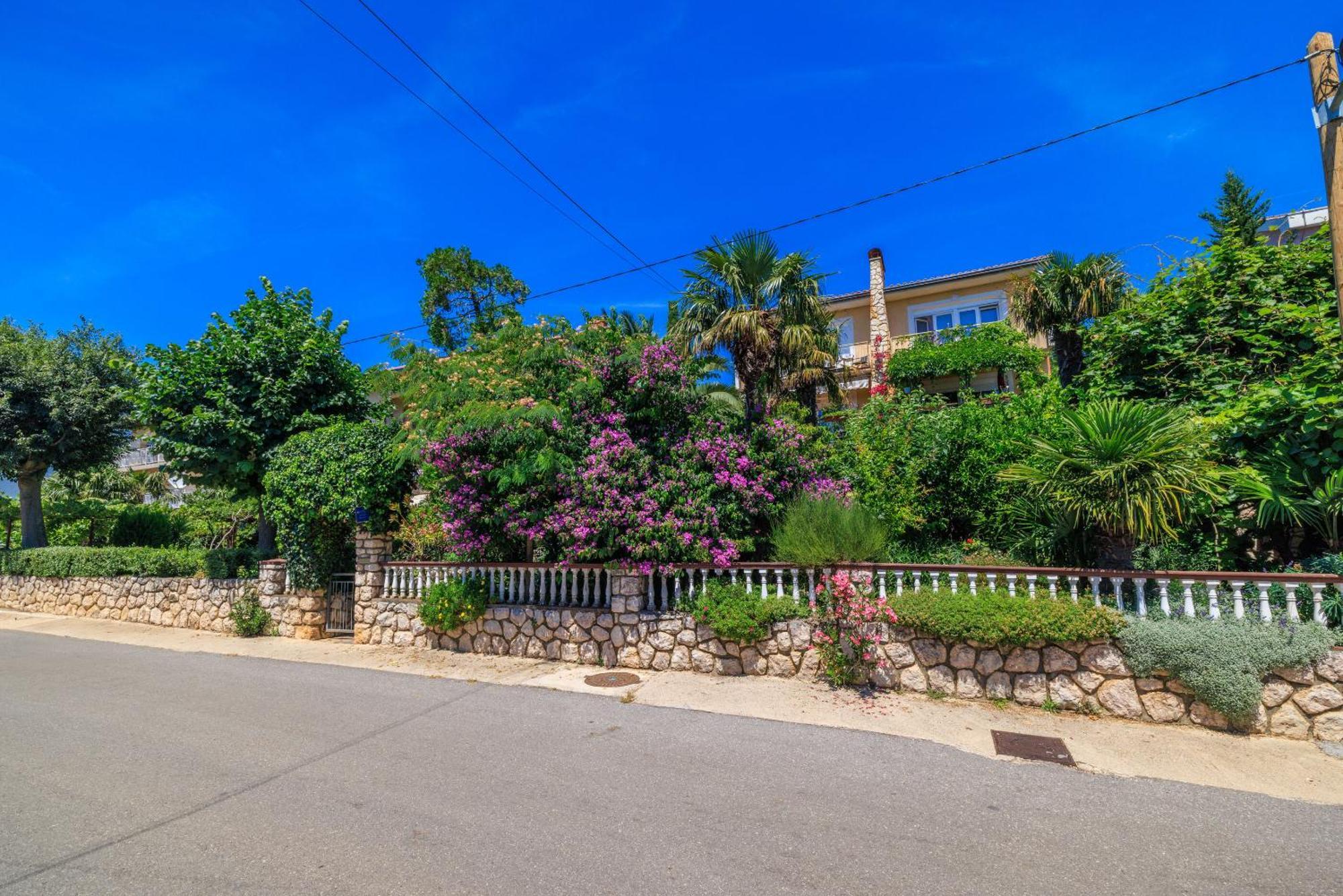דראמליי Apartments And Room Mirjana מראה חיצוני תמונה