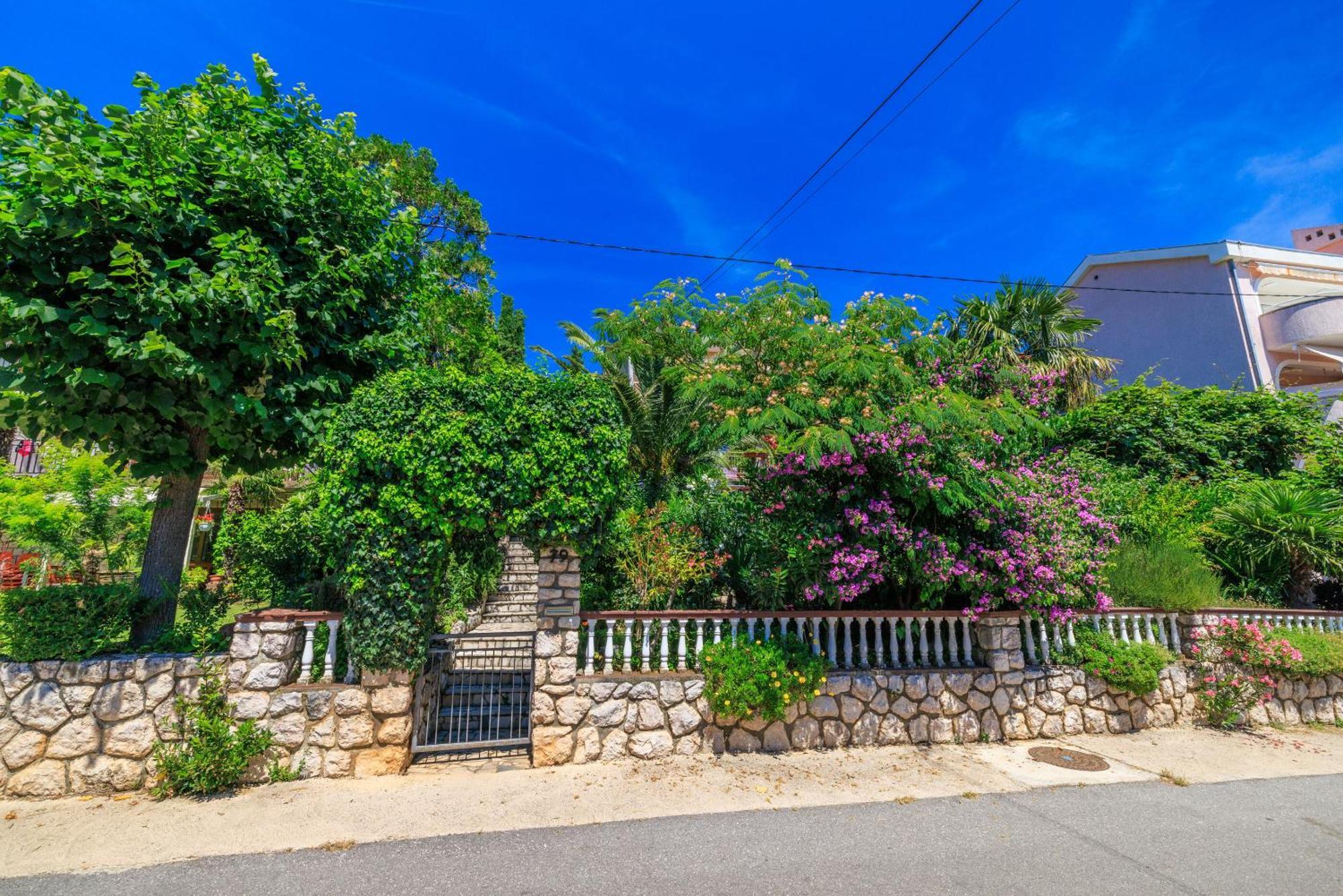 דראמליי Apartments And Room Mirjana מראה חיצוני תמונה