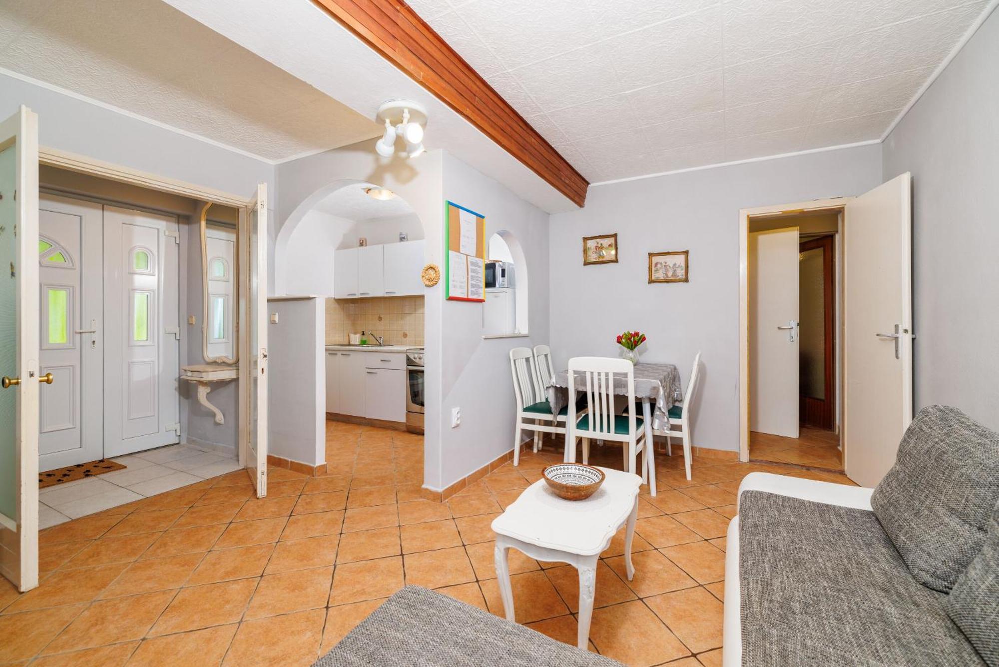 דראמליי Apartments And Room Mirjana מראה חיצוני תמונה